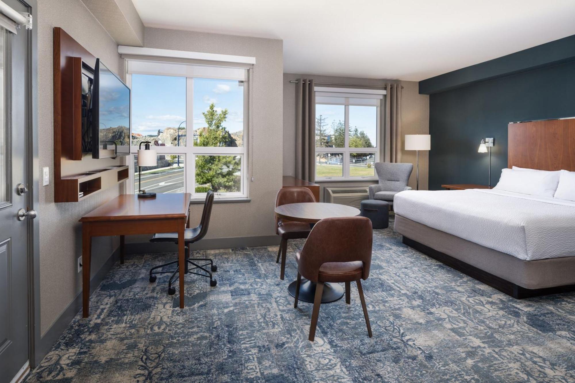 Four Points By Sheraton Victoria Gateway Langford Exterior photo
