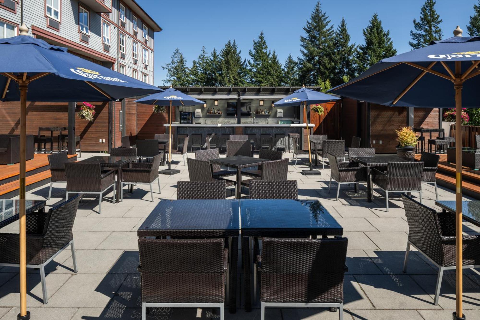 Four Points By Sheraton Victoria Gateway Langford Exterior photo
